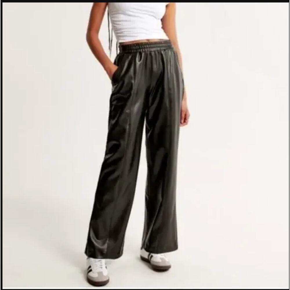 Abercrombie & Fitch Vegan Leather Straight-Leg Pants – Black – XL